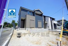 スーパー・コンビニ・ドラッグストアまで徒歩7分圏内とお買い物が便利＾＾閑静な住宅街。角地で陽当り風通し良好です＾＾