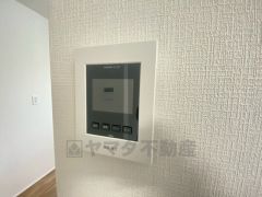 防犯性、セキュリティ対策に安心できるテレビモニター付きインターフォンです。セールスマン対策にもなり安心できます。
