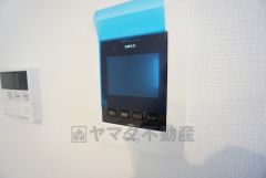防犯性もばっちり、TVモニター付きインターホン完備。大きなモニターで玄関先を確認できます。