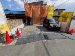 駐車スペースはゆとりある3台分を確保。マイカー用に、お客さま用に、余裕を持ってご利用いただけます。