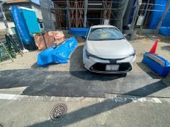 駐車スペースはゆとりある3台分を確保。マイカー用に、お客さま用に、余裕を持ってご利用いただけます。