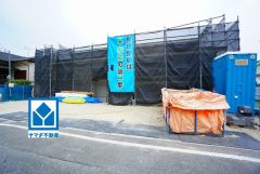 シンプルでいつまでも飽きのこないデザインが周囲の環境に調和し、どんなご家族にもフィットするデザインです。