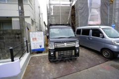 駐車スペースはゆとりある2台分を確保。マイカー用に、お客さま用に、余裕を持ってご利用いただけます。