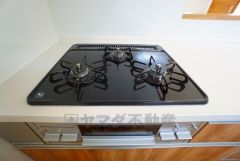 3口コンロなので、効率よく調理ができます。毎日のお料理が楽しくなりますね。