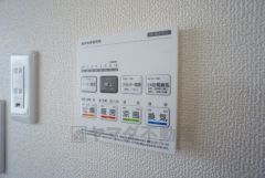 浴室暖房乾燥機には、暖房、乾燥、涼風、換気の4つの機能が付いています。タイマー付きです。