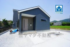 スーパー・コンビニ・ドラッグストアまで徒歩10分圏内＾＾西鉄バス「有安」停まで徒歩9分。