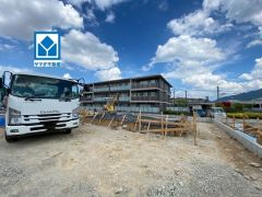 ＪＲ鹿児島本線「水城」駅徒歩5分。西鉄バス「特別史跡水城跡西門前」停徒歩4分＾＾