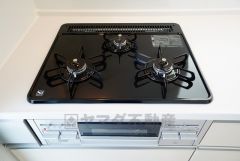 複数の調理を一度に行うことができる3口コンロ。効率よくお料理が出来ます。毎日のお料理も楽しくなりますね＾＾