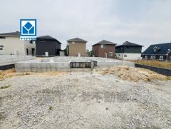 敷地面積約90坪＾＾ イオン穂波ショッピングセンターまで車で約9分＾＾（2.8ｋｍ）ショッピングを楽しめます。スーパー・コンビニまで徒歩13分圏内。