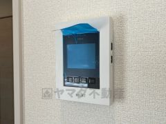 防犯性、セキュリティ対策に安心できるテレビモニター付きインターフォンです。セールスマン対策にもなり安心できます。