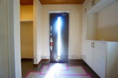 家族全員の靴がきれいに整頓できます。棚の上にお花や写真を飾っても良いですね。