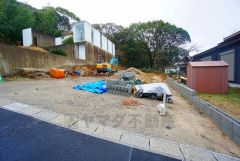 駐車スペースはゆとりある2台分を確保。マイカー用に、お客さま用に、余裕を持ってご利用いただけます。