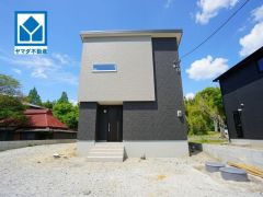 イオン穂波ショッピングセンターまで車で約4分（1.2ｋｍ）ゆめタウン飯塚まで車で約6分（1.9ｋｍ）お買い物に便利です＾＾