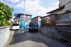 駐車スペースはゆとりある2台分を確保。マイカー用に、お客さま用に、余裕を持ってご利用いただけます。