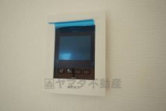 防犯性、セキュリティ対策に安心できるテレビモニター付きインターフォンです。セールスマン対策にもなり安心できます。