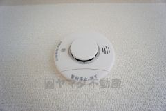 同仕様写真。火災報知器。