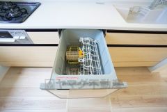 防犯性もばっちり、TVモニター付きインターフォン完備。大きなモニターで玄関先を確認できます。録画機能が付いているので不在時の訪問者も確認できて安心です^^