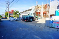 前面道路は南西側約4.35ｍ。車の通行が少なく小さなお子様がいるご家庭でも安心して過ごせます＾＾