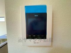 防犯性、セキュリティ対策に安心できるテレビモニター付きインターフォンです。セールスマン対策にもなり安心できます。