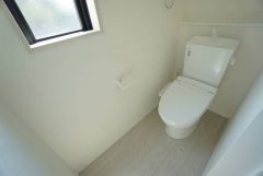 1階2階の2ヶ所にトイレがありますので、忙しい朝にもゆとりが生まれますね＾＾