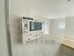 防犯性、セキュリティ対策に安心できるテレビモニター付きインターフォンです。セールスマン対策にもなり安心できます。