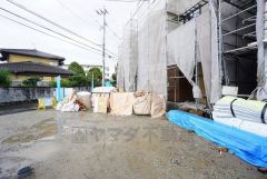 カースペース2台分確保。 ご夫婦で1台ずつ所有出来ます＾＾