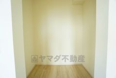 収納力豊富なウォークインクローゼット付き。洋服や小物などを1箇所にまとめて美しい収納を実現します。