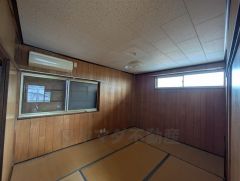 2面採光を確保した明るい室内は、風通しも良く、大変居心地の良い空間となっております。