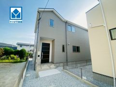 篠栗駅まで徒歩9分。コンビニ・ドラッグストアまで徒歩9分。スーパーまで徒歩10分と通勤やお買い物が便利な立地です＾＾