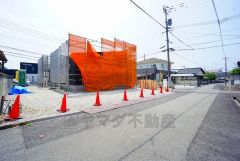 前面道路は北東側4.9ｍ、北西側4.2ｍ。交通量が少ないため小さなお子様がいるご家庭でも安心です＾＾