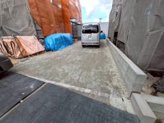 イオン穂波ショッピングセンターまで車で約4分（1.2ｋｍ）ゆめタウン飯塚まで車で約6分（1.9ｋｍ）お買い物に便利です＾＾