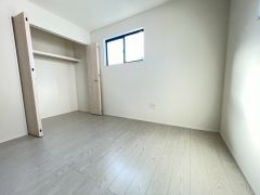 全居室に収納完備。下段を引き出し収納にするなど、空いたスペースを有効活用すれば収納力がグッと高まります。常に整理整頓されたお部屋は気持ちがいいです＾＾