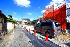 前面道路は北西側約4ｍ。