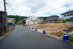 前面道路は5ｍ～5.4ｍ。 交通量が少なく、小さなお子様がいるご家庭も安心です＾＾