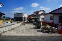 ＪＲ筑豊本線「飯塚」駅まで徒歩14分。西鉄バス「堀池」停徒歩5分＾＾