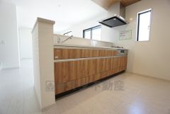 同仕様写真。ステキなキッチンでお料理がますます快適になります。