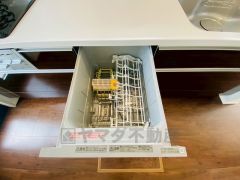 家事の時間が短縮できる食器洗浄乾燥機付。後片付けもラクラクです。