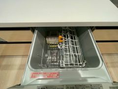 家事の時間が短縮できる食器洗浄乾燥機付。後片付けもラクラクです。 食器を洗う手間が減るので家族とのコミュニケーションの時間や自分の時間が増えますね。