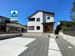 イオンモール福岡車で約11分（3.5ｋｍ）。西鉄バス「城山団地」停徒歩2分＾＾ＪＲ香椎線「須恵」駅自転車で約8分（1.4ｋｍ）