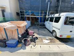 駐車スペースはゆとりある2台分を確保。マイカー用に、お客さま用に、余裕を持ってご利用いただけます^^