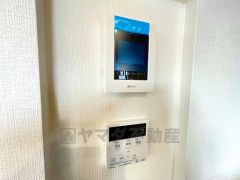 防犯性、セキュリティ対策に安心できるテレビモニター付きインターフォンです。セールスマン対策にもなり安心できます。