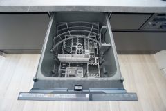 家事の時間が短縮できる食器洗浄乾燥機付。後片付けもラクラクです。