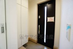 たっぷり収納できるシューズボックスです。家族全員の靴がきれいに整頓できます。