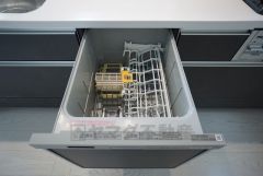 家事の時間が短縮できる食器洗浄乾燥機付。後片付けもラクラクです。 食器を洗う手間が減るので家族とのコミュニケーションの時間や自分の時間が増えますね。