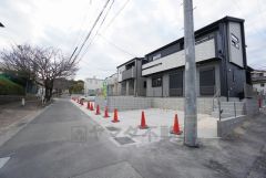 前面道路は、公道南東側約7ｍ。幅広く車の離合もスムーズです＾＾安全性、機能性に優れたオール電化で快適な新生活＾＾