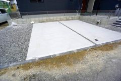 並列駐車2台分を確保。 ご夫婦で1台ずつ所有出来ます＾＾