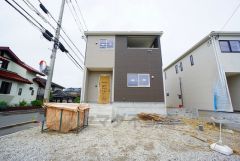 太宰府南小学校：徒歩10分。太宰府東中学校：徒歩10分お子様の通学が安心です＾＾