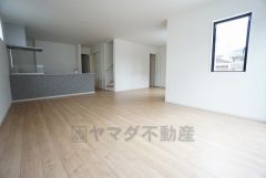 断熱性能の窓ガラスを採用。省エネ、光熱費カットにも貢献します。 夏は涼しく、冬は暖かく快適に過ごせます。