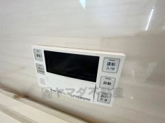 オートバス。 湯量・湯温の設定、そして保温までワンタッチのフルオートバス。便利な追い炊き機能付きです。