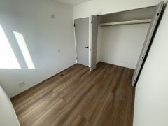 住む人のこだわりを活かす洋室＾＾広めのクローゼットもあり荷物もすっきり片付けられ、ゆとりのある暮らしが出来ます＾＾